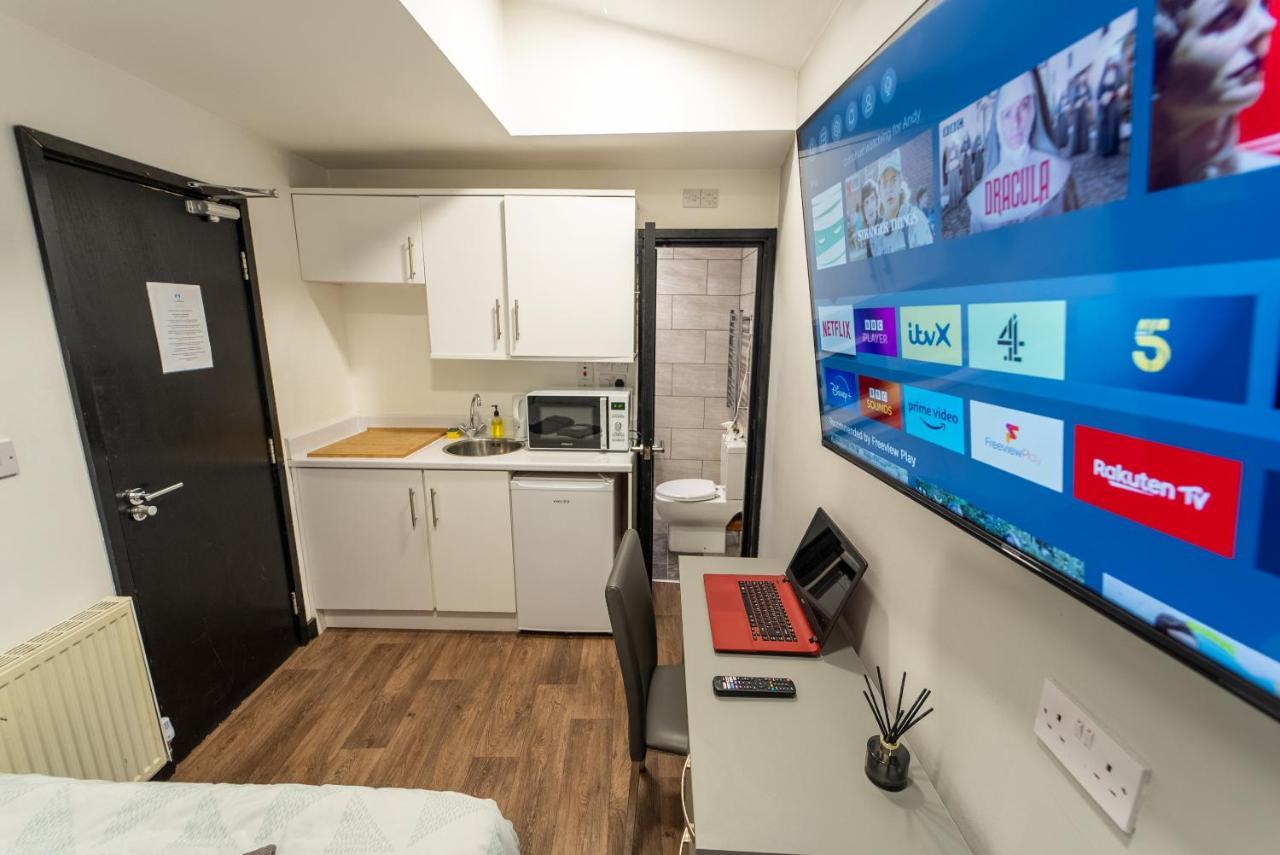 Stay Sa Cosy Equipped Studios Available 10 Mins From The City! Free Wifi &50" Smart Tv'S! Бирмингем Номер фото