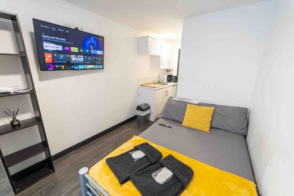 Stay Sa Cosy Equipped Studios Available 10 Mins From The City! Free Wifi &50" Smart Tv'S! Бирмингем Экстерьер фото
