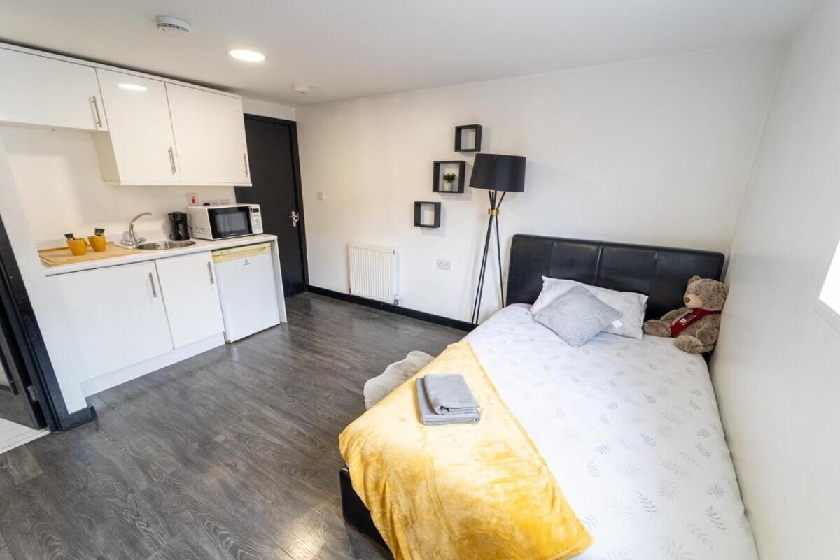 Stay Sa Cosy Equipped Studios Available 10 Mins From The City! Free Wifi &50" Smart Tv'S! Бирмингем Экстерьер фото